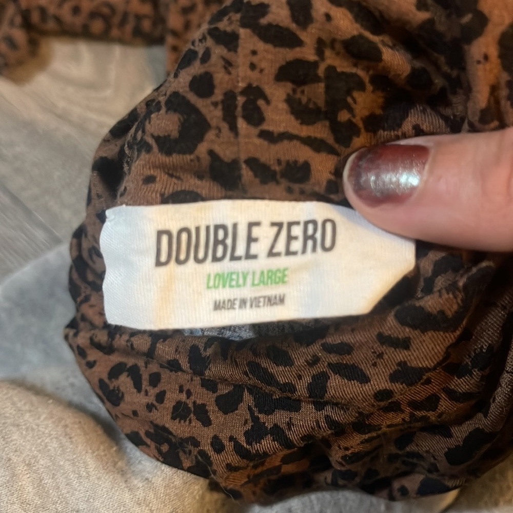 Animal printed turtle neck - Picture 2 of 2